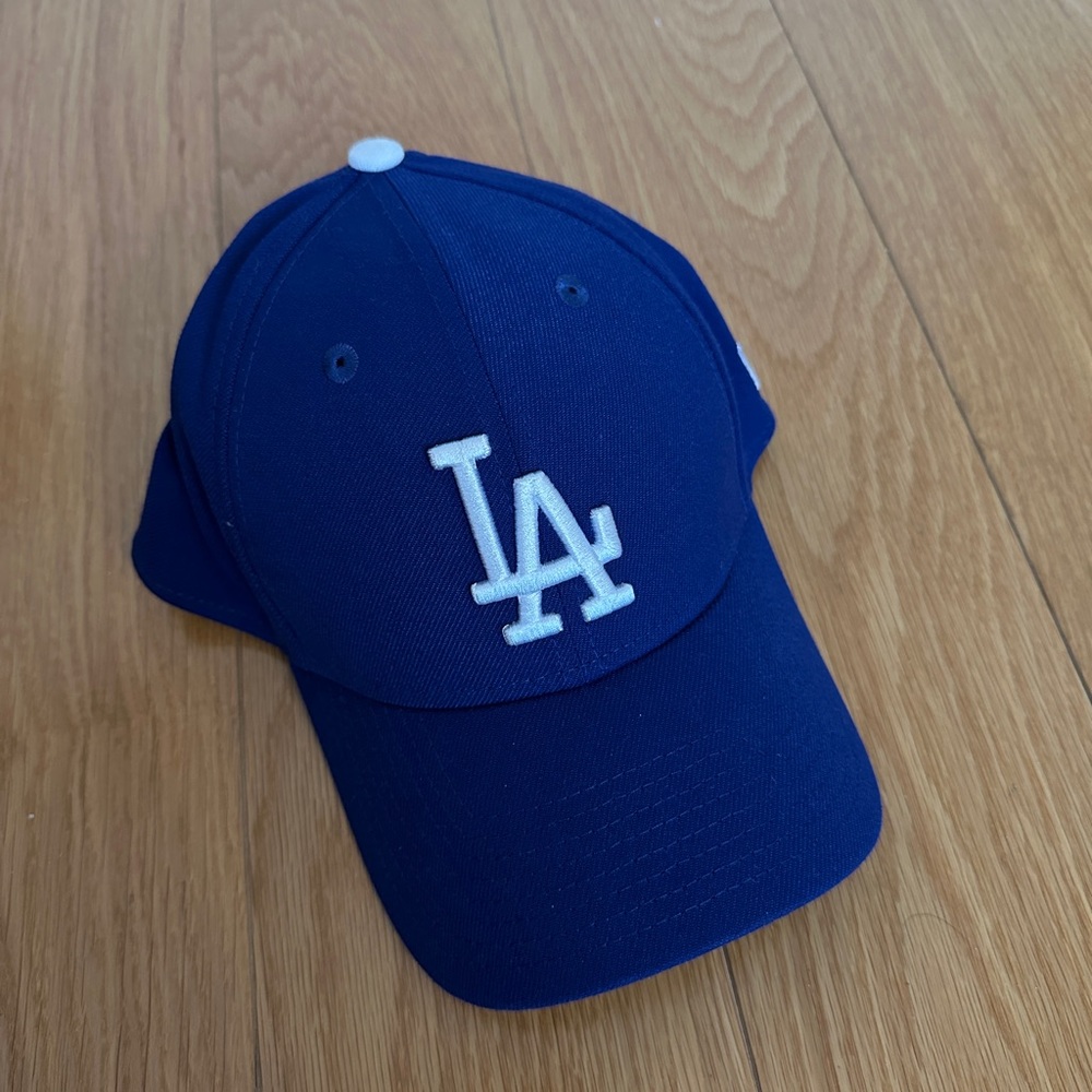 NEVER WORN LA Dodgers 39THIRTY Fitted Cap L/XL